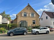 Großzügiges Einfamilienhaus mit großer Doppelgarage in Schöneck - Schöneck