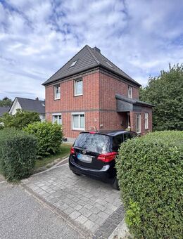 Reinfeld : traumhafte Stadtvilla mit großem Wintergarten und Bauplatz in Sackgassenlage unweit des Stadtzentrums - Reinfeld (Holstein)