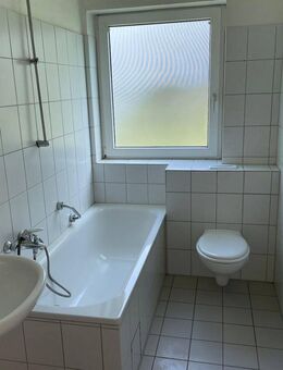 Zentral. Hell. Bezugsfertig ab 01.10.2025 - 3 Zimmer mit Balkon im Herzen der Stadt - Salzgitter