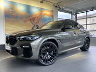 BMW X6, xDr 40d M SPORT SKY LASER KOMF STAND 22, Jahr 2021 - Strausberg