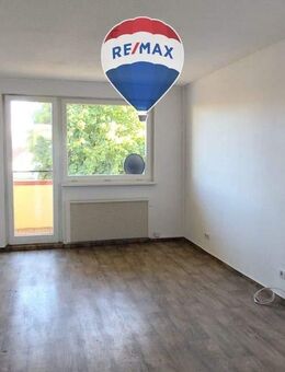 Charmante 4-Zimmer-Wohnung mit Balkon und saniertem Bad mit Fußbodenheizung - Dorf Mecklenburg