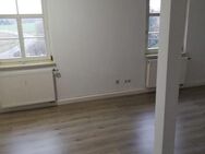 !!! Neu Renoviert !!! 3-Raum Wohnung mit Badewanne und EBK, in Ramsdorf - Regis-Breitingen Zentrum