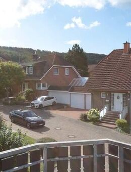Komfortable, gepflegte Maisonette-Wohnung mit zwei Balkonen und Carport in beliebter Wohnlage am oberen Wieter - Northeim