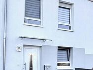 Hermann Immobilien: Super schönes RMH mit 4 Schlafzimmern in ruhiger Lage von Rodenbach - Rodenbach (Hessen)