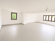 Großzügige, kernsanierte, moderne 3,5 Zi-Wohnung mit Wintergarten, Garten und Garage - Ergoldsbach