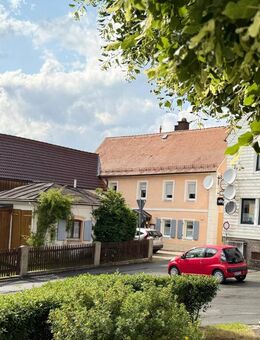 Einfamilienhaus mit Gewerbeanteil und 2 große Schuppen in Stammbach - Stammbach