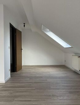 Gemütliche 2-Zimmer-Dachgeschosswohnung in ruhiger Lage - sofort verfügbar! - Hilter (Teutoburger Wald)