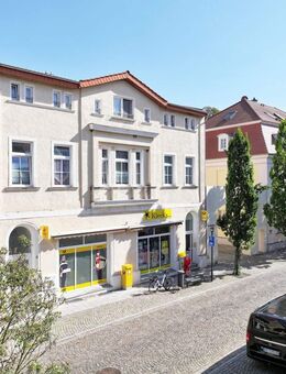 Voll vermietetes Mehrfamilienhaus mit Gewerbe, Innenhof und Garage im Zentrum Staßfurts - Staßfurt