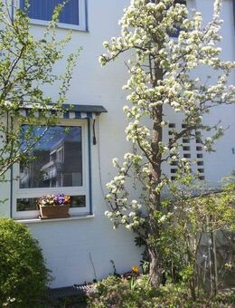 Reihenhaus mit Garten in top Lage und Garage in Großburgwedel - Burgwedel