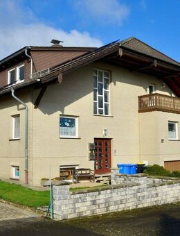 Ruhig gelegene 4-Zimmerwohnung mit zwei Balkonen! - Homberg (Efze)