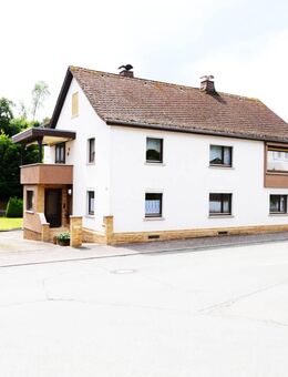 Sie suchen ein Mehrgenerationen Haus für die große Familie mit 2 getrennten Wohnungen ? Bei diesem Preis -/ Leistungsverhältn - Leun