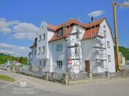 "Schmidl Villa": Traumhaft Wohnen im sanierten Altbau - 2-Zimmer-OG-Whg. mit EBK u. Carport in zentraler Lage am Sulz... - Beilngries