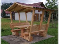 Überdachte Gartenmöbel aus Lärchenholz. Hochzeitsgeschenk. Holzmöbel. Krongartmöbel . - Steyerberg