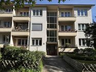 Bezugsfreie Wohnung mit Sonnenbalkon, in grüner und ruhiger Wohnlage - Berlin