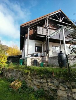 Freistehendes Zweifamilienhaus in ruhiger, sonniger Lage, idyllisch an der Wutach gelegen - Stühlingen