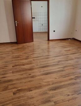 schöne und geräumige 3-Zimmer Dachgeschosswohnung im Zentrum von Günnigfeld - Bochum