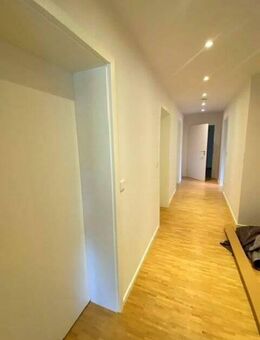 ***TOP***Attraktive 4-Zi Wohnung im grünen Eibach***Markeneinbauküche***Geölter Parkettboden*** - Nürnberg