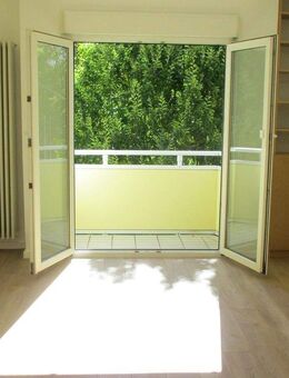 2,5 bis 3-Zimmer-Wohnung mit Küche und Balkon in Stuttgart-Degerloch provisionsfrei - Stuttgart