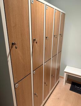 Spind Inwerk Garderobenschrank, doppelstöckig, Fitnessstudio, Yogastudio, usw - Lüneburg