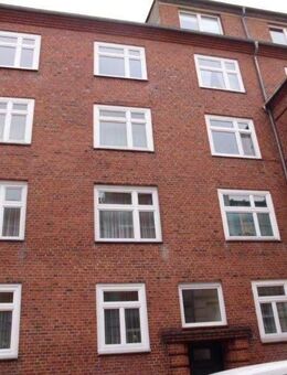 Renovierte 3-Zimmer-Wohnung mit Balkon, Landreiterstraße in 19055 Schwerin - Schwerin
