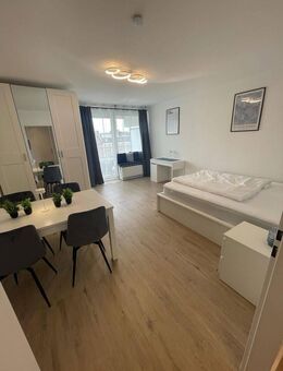 NEU saniertes und möbliertes Apartment im 2. OG - direkt an der Theresienwiese - München