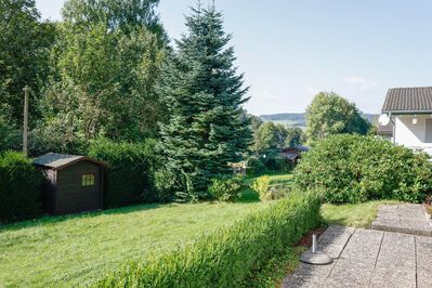 Gemütliche Ferienhaus-Hälfte im idyllischen Ferienpark – Ihr Rückzugsort inmitten der Natur?