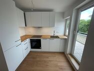 3 Zimmer Dachgeschosswohnung mit Balkon und Einbauküche in Leipzig Connewitz - Leipzig