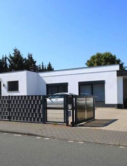 Modernes Betriebsleiterwohnhaus mit Gewerbe und großzügigem Grundstück - Paderborn