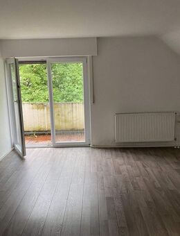 Charmante, lichtdurchflutete Dachgeschosswohnung in zentraler, ruhiger Lage! - Esslingen (Neckar)