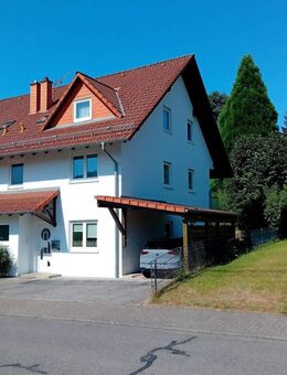 Queidersbach - Geräumige Doppelhaushälfte in gepflegtem Zustand und überdachtem Stellplatz - Queidersbach