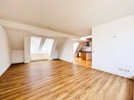Schöne und zentrale 4-Zimmer-Dachgeschosswohnung - Schwerin