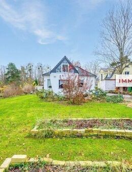 IMMOBERLIN.DE - Kleines Haus auf großem Grundstück in vorzüglicher Wohnlage - Falkensee