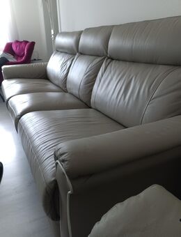Echt Ledersofa 3- und 2-Sitzer (2 Sitze elekr. ausfahrbar) - Rödermark