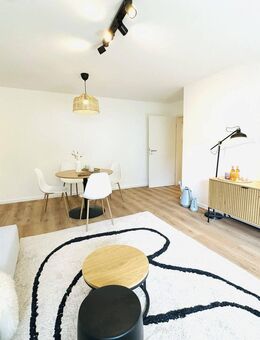 3-Zimmer-Erdgeschoßwohnung - sonnig - frisch renoviert - großer Balkon - Karlsfeld