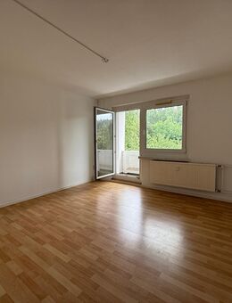 3-Zimmer-Wohnung mit Einbauküche - Wohnen im sanierten Wohnblock - Chemnitz