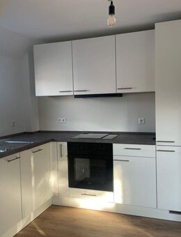 Frisch renovierte 4-Zimmer-Dachgeschosswohnung mit Loggia - stilvoll, hell und bezugsbereit in Breitenstein - Weil (Schönbuch)