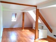 +++Für eilige Singles und Paare! Freundliche 2,5-Zi. Altbauwohnung mit Flair ohne Balkon in Höchberg sucht ruhigen Mieter+++ - Höchberg