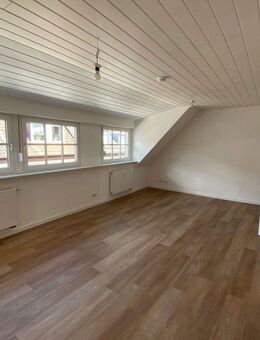 Hochwertig renovierte Dachgeschosswohnung in guter Innenstadtlage - Bocholt