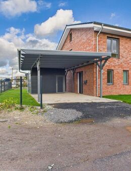 Nachhaltig leben im Grünen: Neubau-Doppelhaus mit Top-Ausstattung & Carport - Bohmte