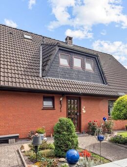 Gepflegtes Einfamilienhaus mit Doppel-Carport in Oldenburg-Bloherfelde - Oldenburg
