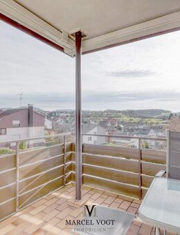 Viel Platz, viel Licht, viel Komfort: Attraktive 4-Zimmer-EG-Wohnung mit barrierefreiem Zugang - Großbettlingen