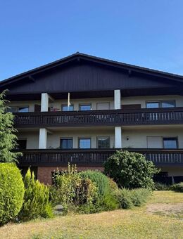 Großzügiges ZFH mit 2 Einheiten, Doppelgarage, Carport & Fernblick in Mornshausen - Gladenbach