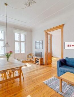 IMMOBERLIN.DE - Charmante Stuck-Altbauwohnung mit Südwestbalkon in Trendlage - Berlin
