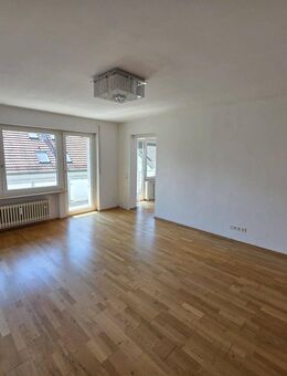 freistehende 4 Zimmer Wohnung in Bernhausen mit EBK - Filderstadt