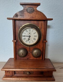 Antike Reproduktion Uhr mit Mechaniklaufwerk - Köln