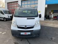 Opel Vivaro L1H1 2,5 dCi AHK - Gießen