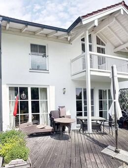 Modernes und großzügig geschnittenes ca. 200 m2 großes EFH mit vielen Extras in Seeon - Seeon-Seebruck