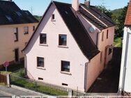 1-2-Familienhaus mit Garage und großem Grundstück in ruhiger Lage von Karlstein-Großwelzheim - Karlstein (Main)