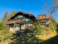 Unikat im sonnigen Grün! Charmantes Haus mit Garage, Garten und einem unverbaubaren Blick über die Altstadt! - Königsberg (Bayern)