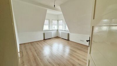 Nähe Gugelstraße ! Helle kleine 3-ZW, 46 m², 4.OG ohne Aufzug